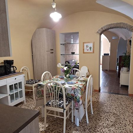 Apartament Casa Iris Cisano sul Neva Zewnętrze zdjęcie