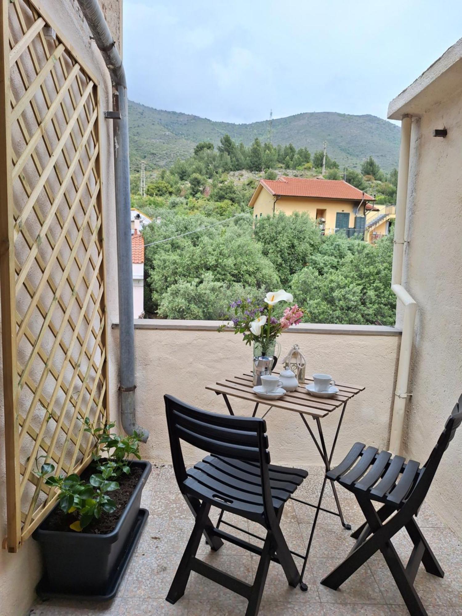 Apartament Casa Iris Cisano sul Neva Zewnętrze zdjęcie